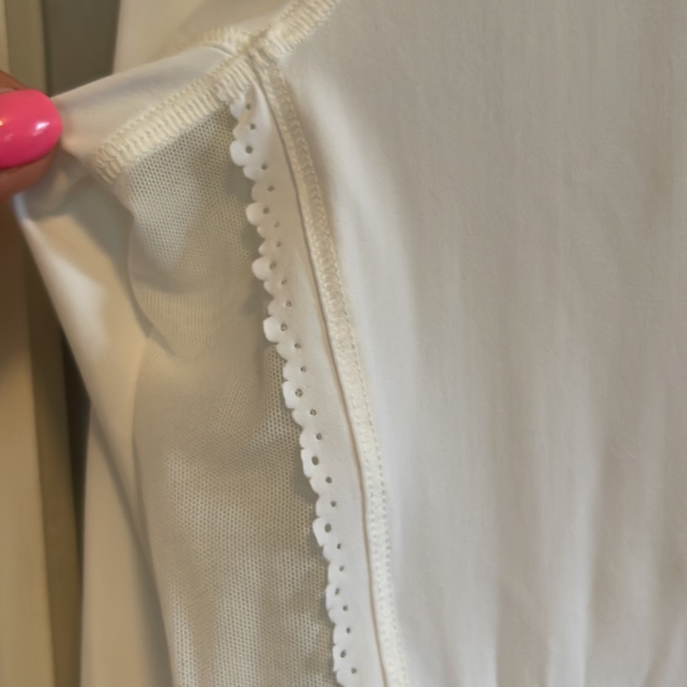 Lululemon White Long Sleeve Top with thumb holes - Picture 4 of 7